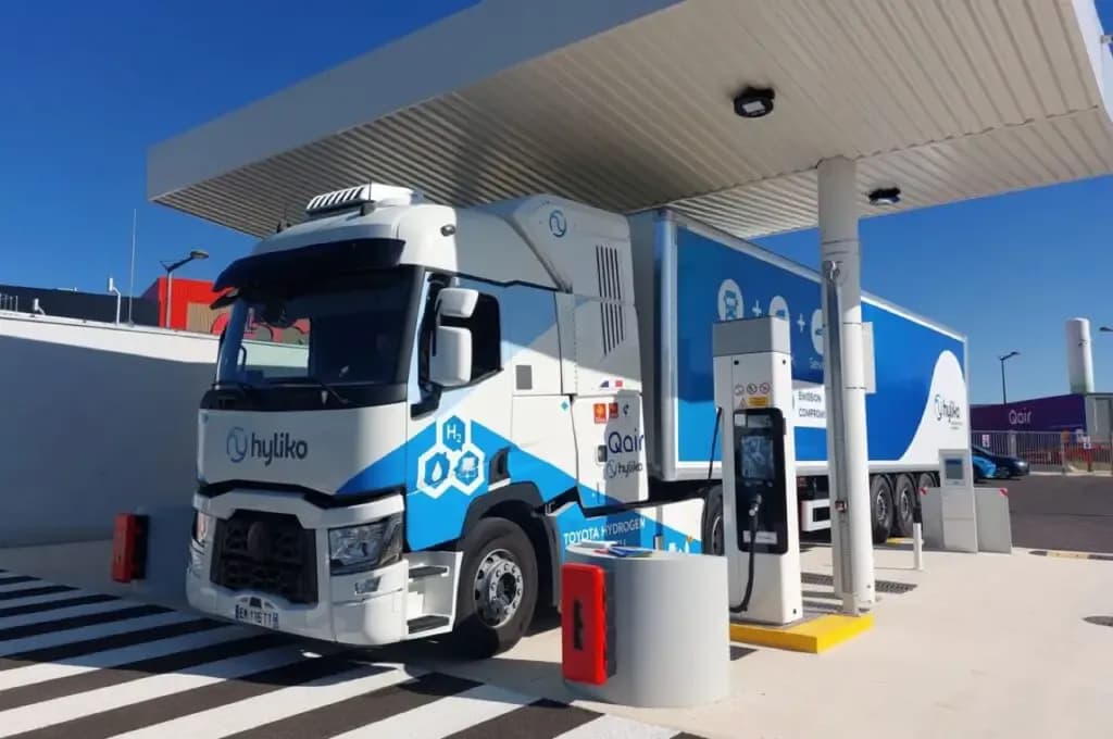Hyliko HyT44 Hydrogen Truck Completes Field Trials in French Region